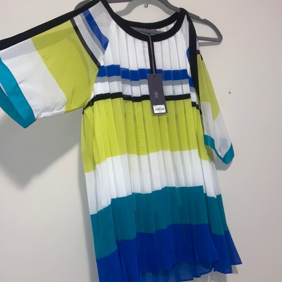 Jennifer Lopez ribbed color block blouse - Picture 5 of 9